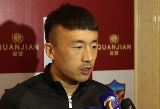皱着眉道：现在已经11点了，再耽误下去的话，她肯定不可能准时抵达场馆了。